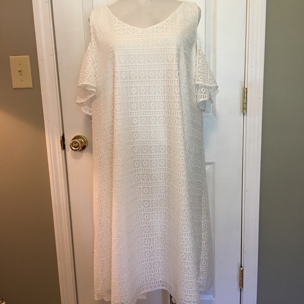 G Collection dress Sz 3X. White, cold sleeve, crochet, wedding, wedding guest.